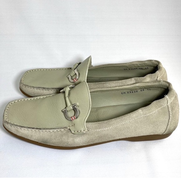 Salvatore Ferragamo leather and suede loafers. 🤍 - Picture 2 of 4